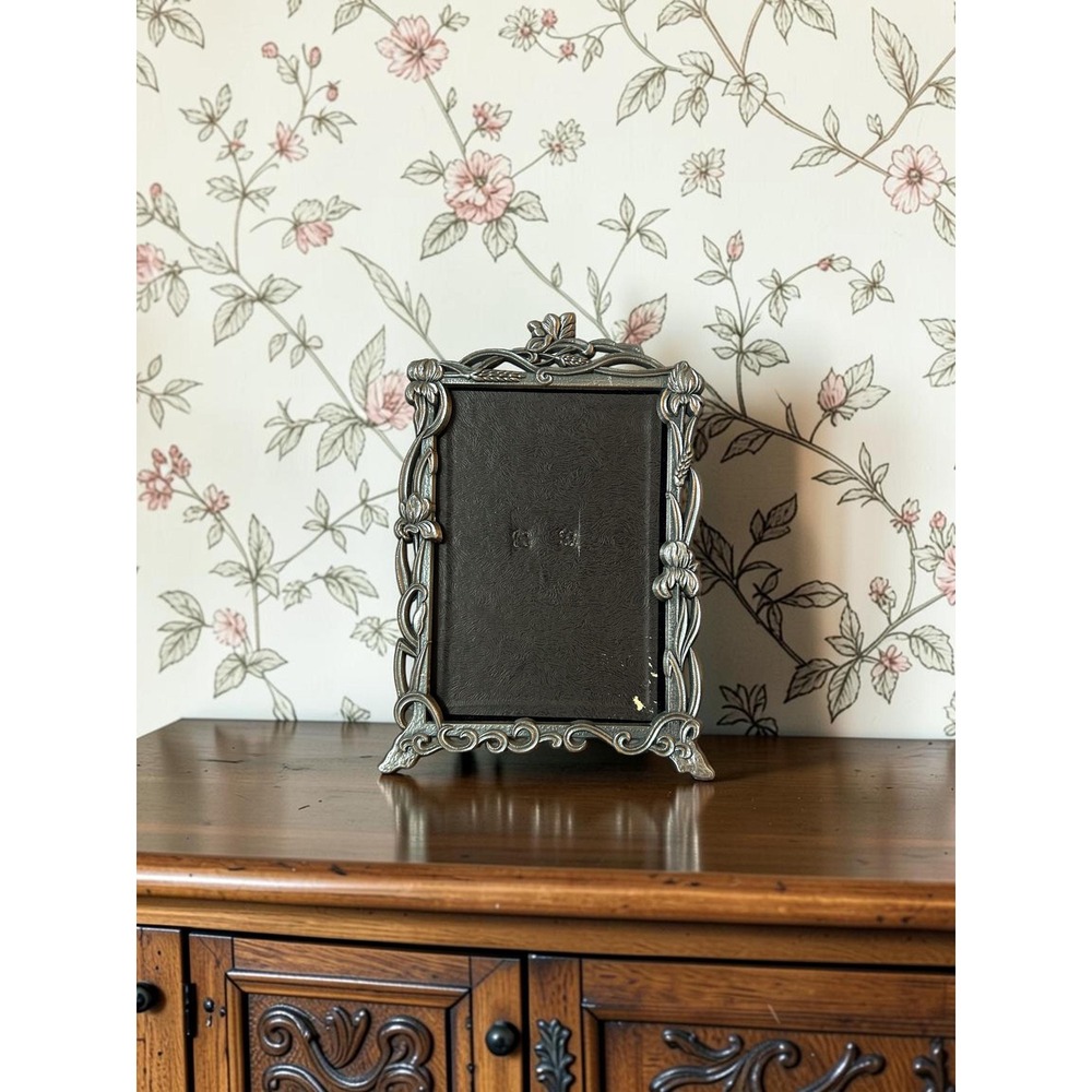 Vintage Silver Metal Floral Picture Frame – Art Nouveau Style (5x7)